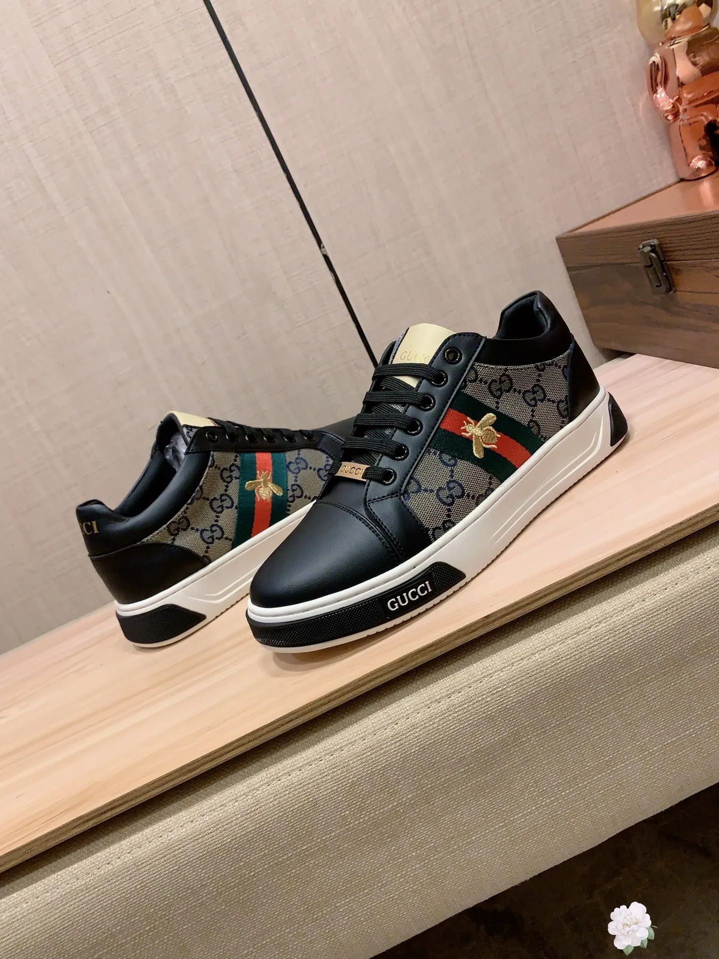 Men's Men's Shoes💰420💰💰🎩🎩[Lightning][Lightning] "Gucci*" The latest and most popular casual shoes, top brand [seduce] luxury ~ purchasing agency, top ~ quality. [Strong] The upper is made of imported breathable cowhide with material ➕ breathable sheepskin feet (•) and fine workmanship. The original stylish and stylish soft rubber wear-resistant and non-slip outsole is light and comfortable on the feet. The real thing looks better when photographed in person. 0099: code: 38-44, 2️⃣ colors selected